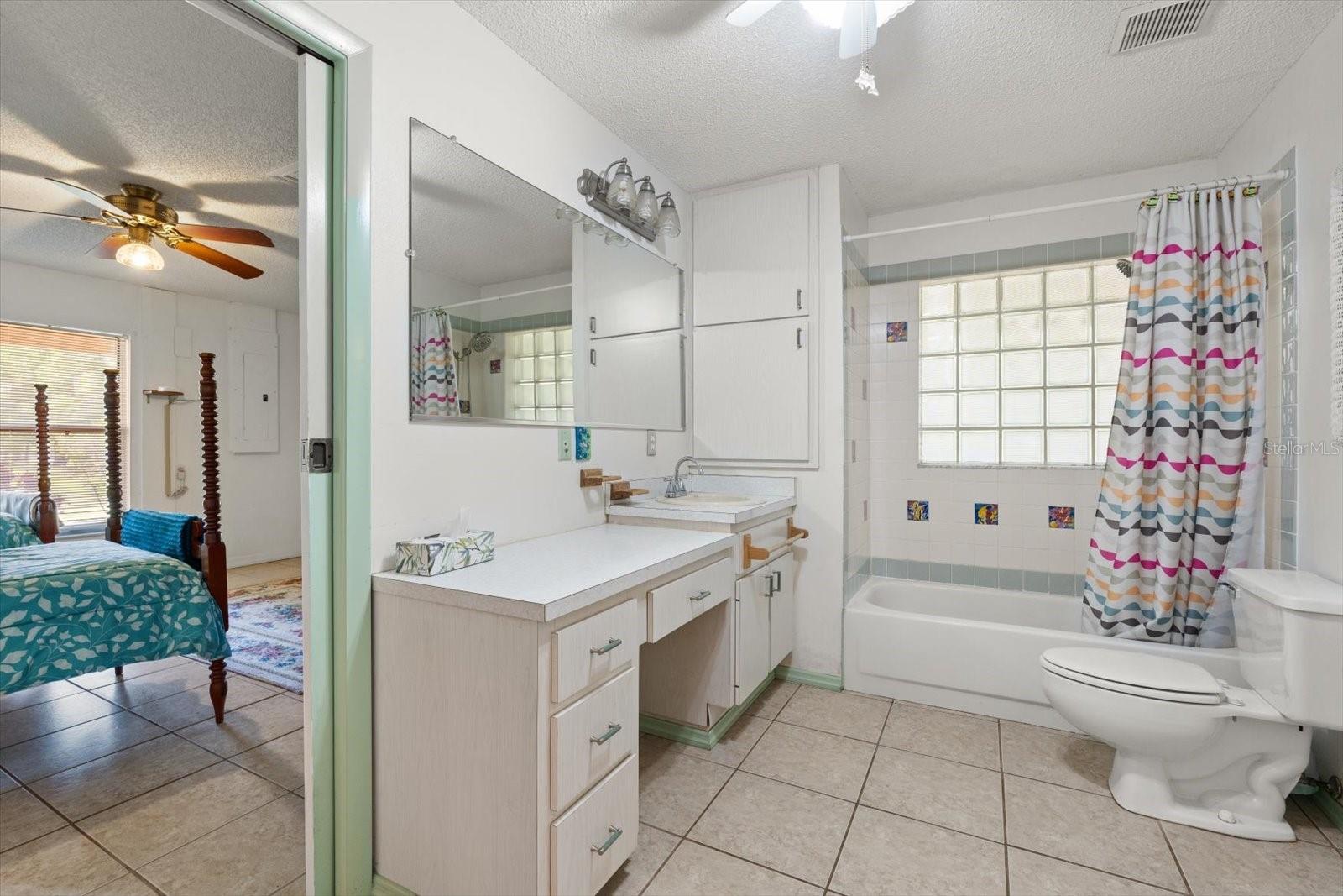 WILLOW SHORES - Residential