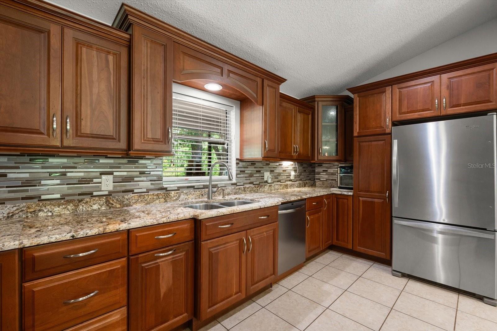 WILLOW SHORES - Residential