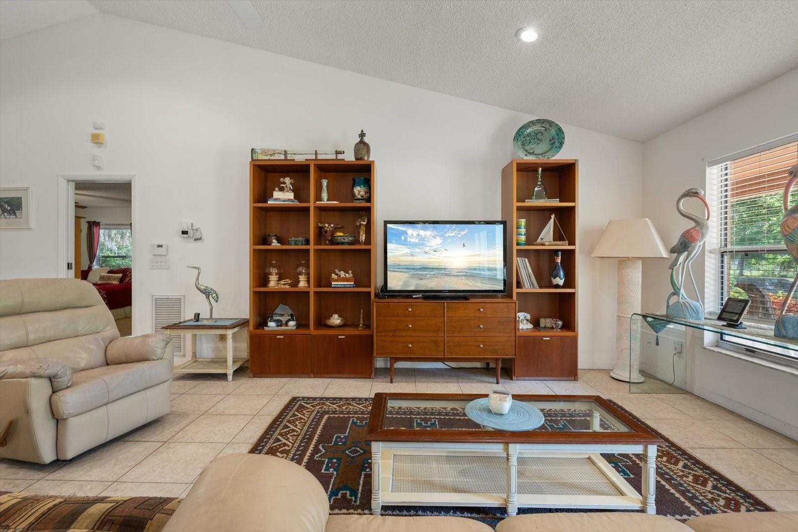 WILLOW SHORES - Residential