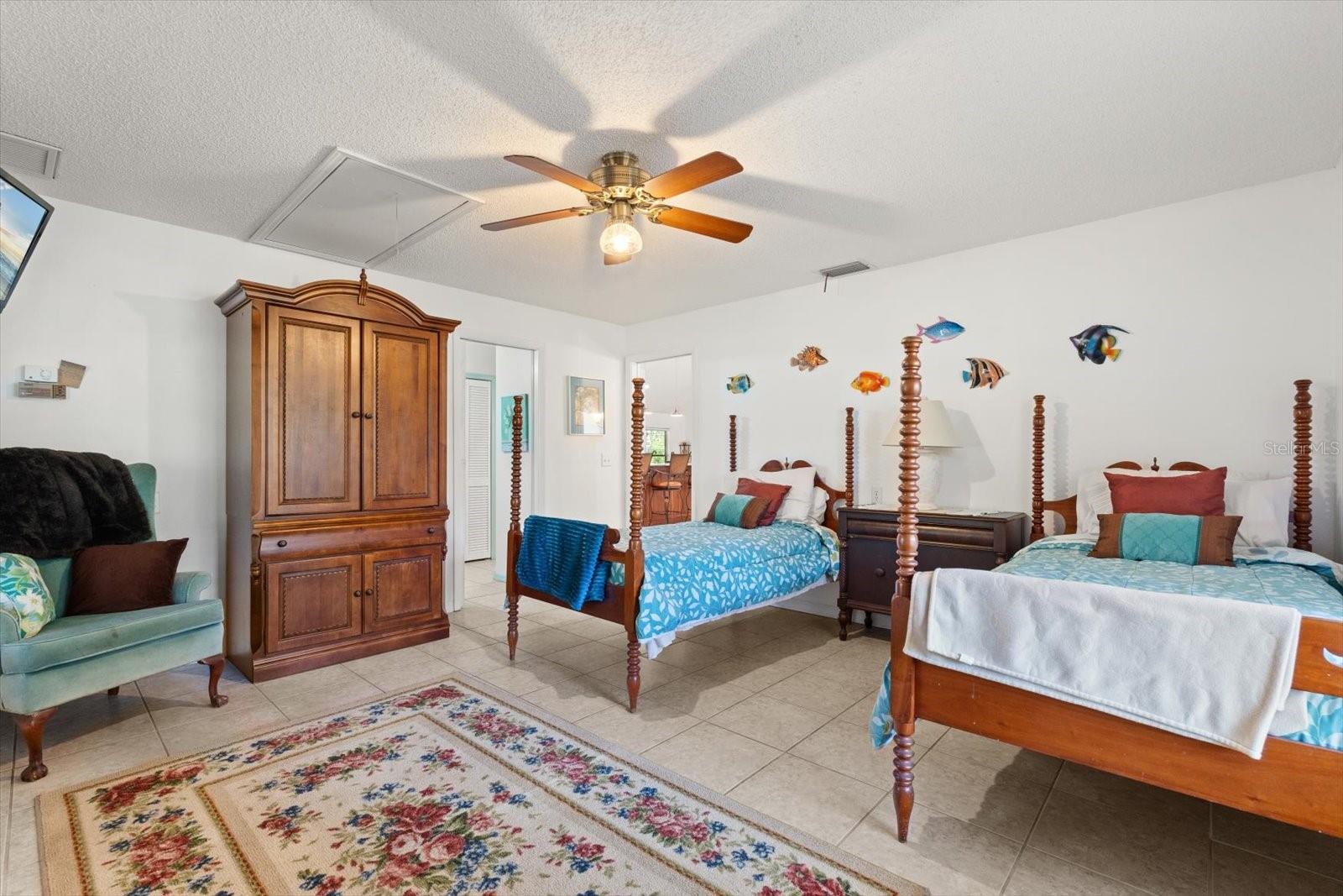 WILLOW SHORES - Residential