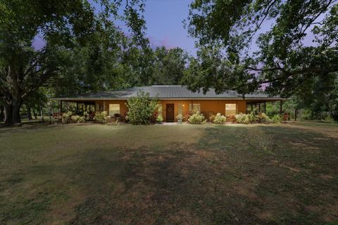 Photo of 13719 Seminole Trail, Wimauma, FL 33598 (MLS # A4677959)