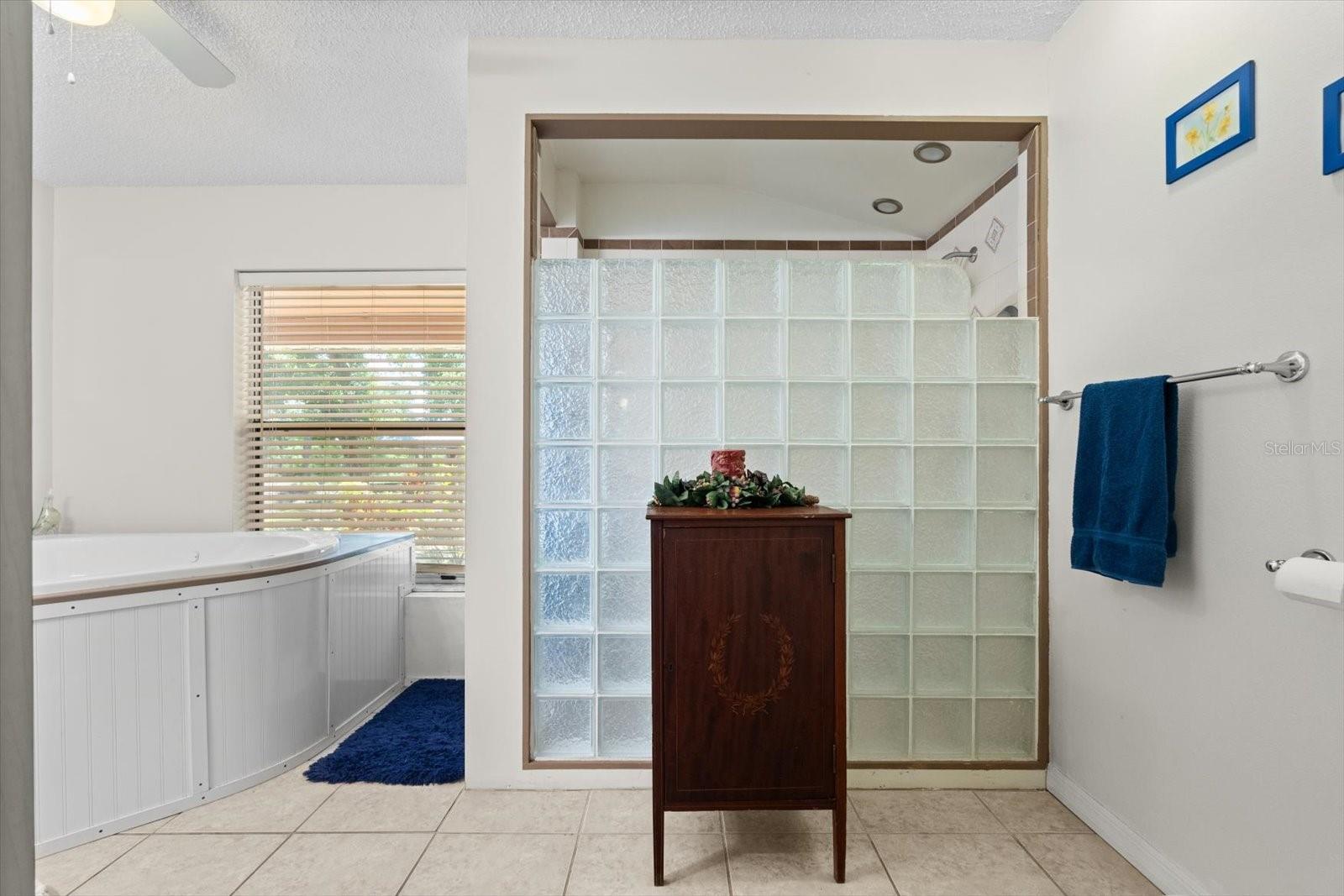 WILLOW SHORES - Residential