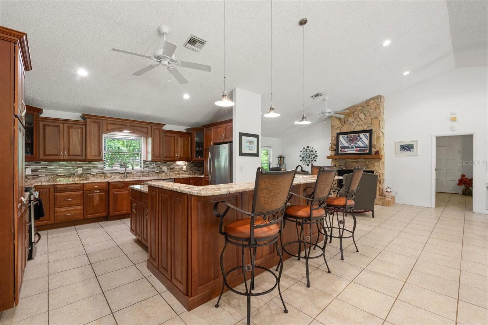 WILLOW SHORES - Residential