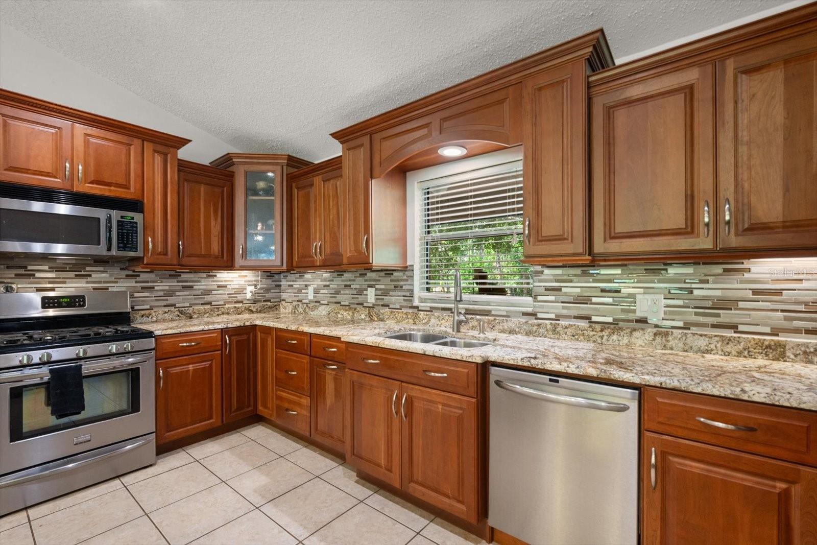 WILLOW SHORES - Residential