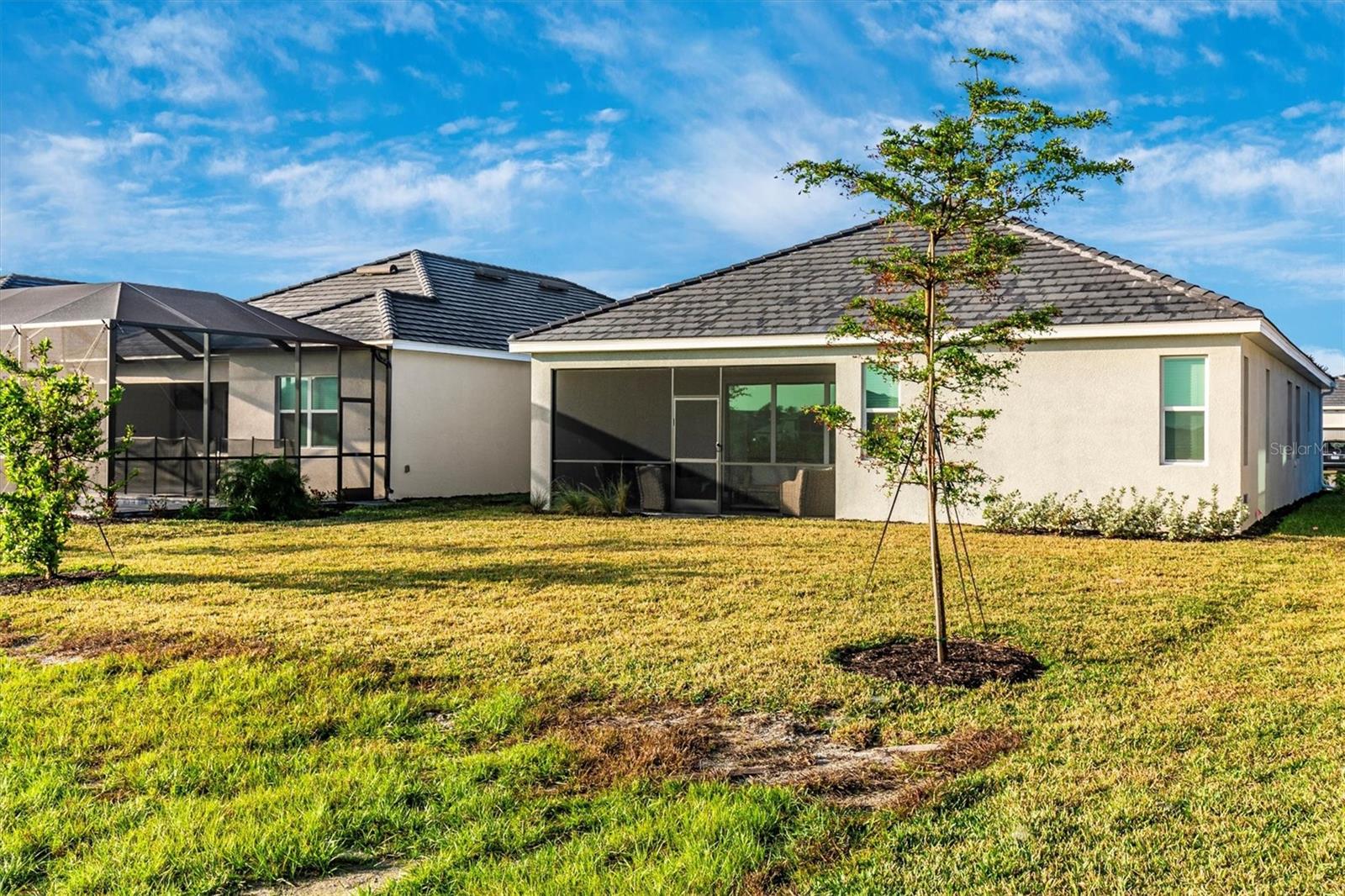 WELLEN PARK GOLF & COUNTRY CLUB - Residential Lease
