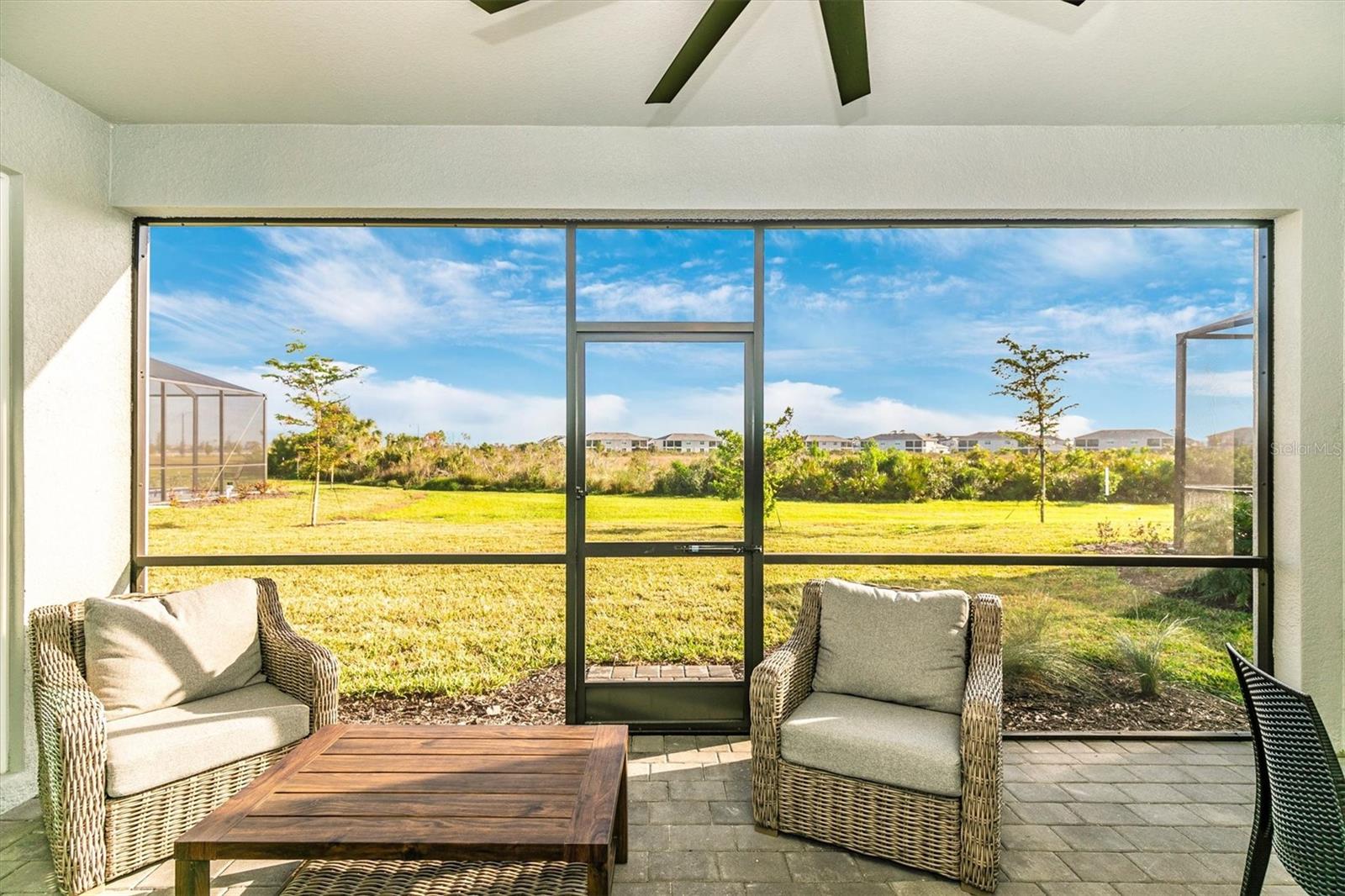 WELLEN PARK GOLF & COUNTRY CLUB - Residential Lease