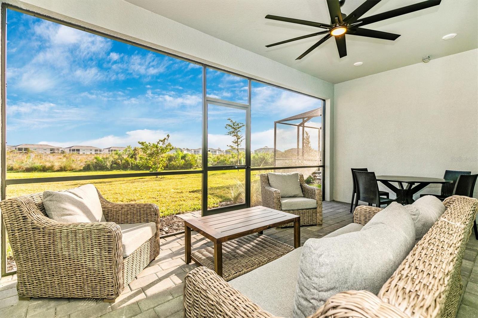 WELLEN PARK GOLF & COUNTRY CLUB - Residential Lease