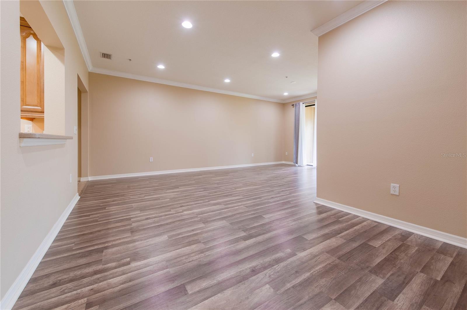 PALMA SOLA TRACE - Residential