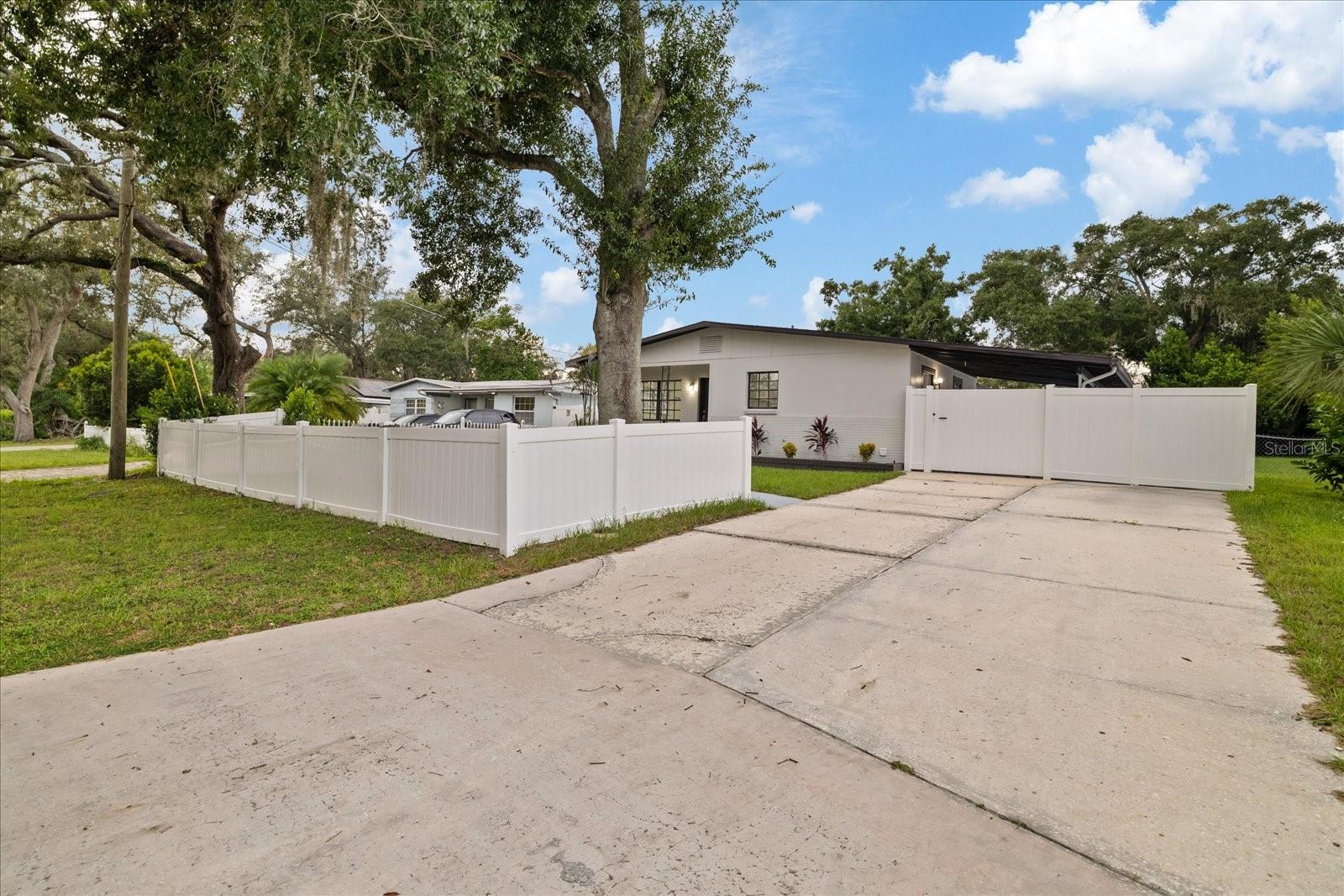 9410 N VALLE DRIVE