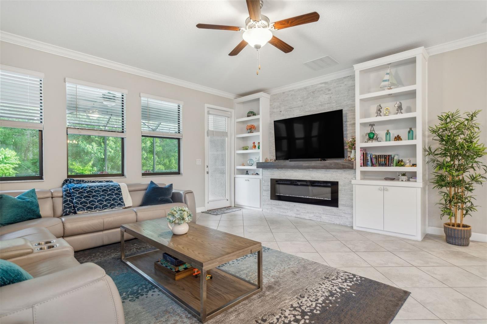 TAMPA PALMS AREA 3 PRCL 38 - Residential