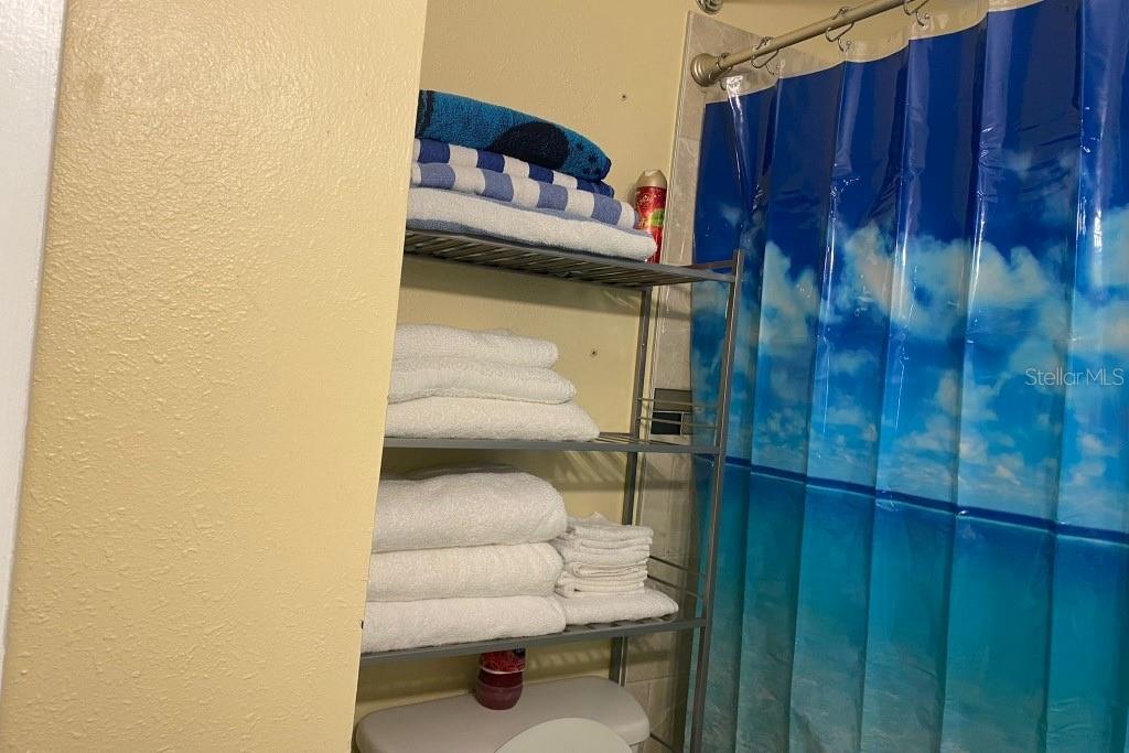 POS SUB OF LT 11 BLK N - Residential