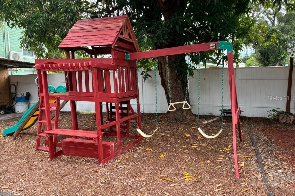 POS SUB OF LT 11 BLK N - Residential