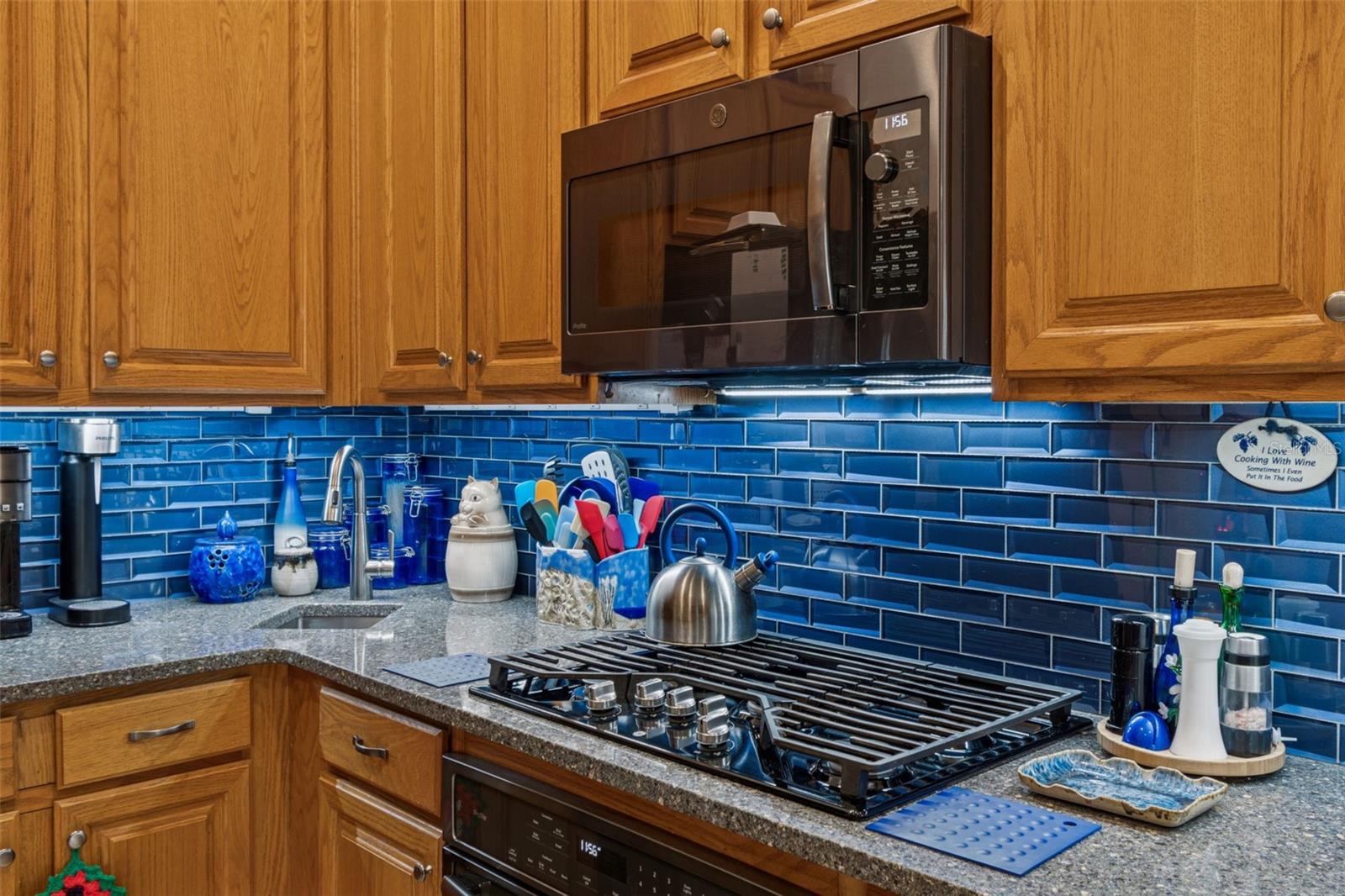 WHITCOMB PLACE - Residential