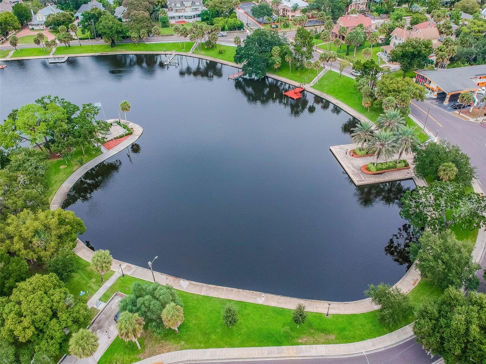 WHITCOMB PLACE - Residential