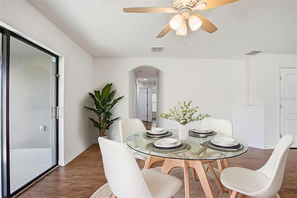 Photo of 906 Wynnmere Walk Avenue, Ruskin, FL 33570 (MLS # O6376794)