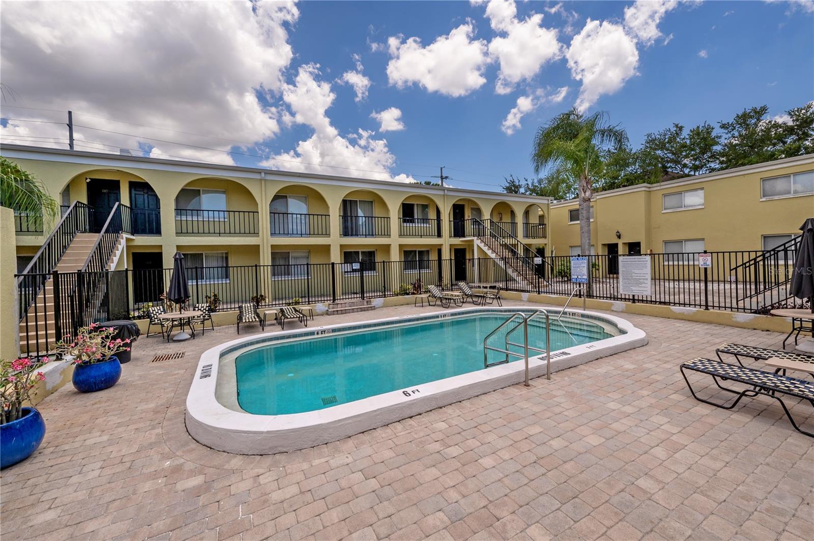 PALMA CEIA GARDENS CONDO - Residential