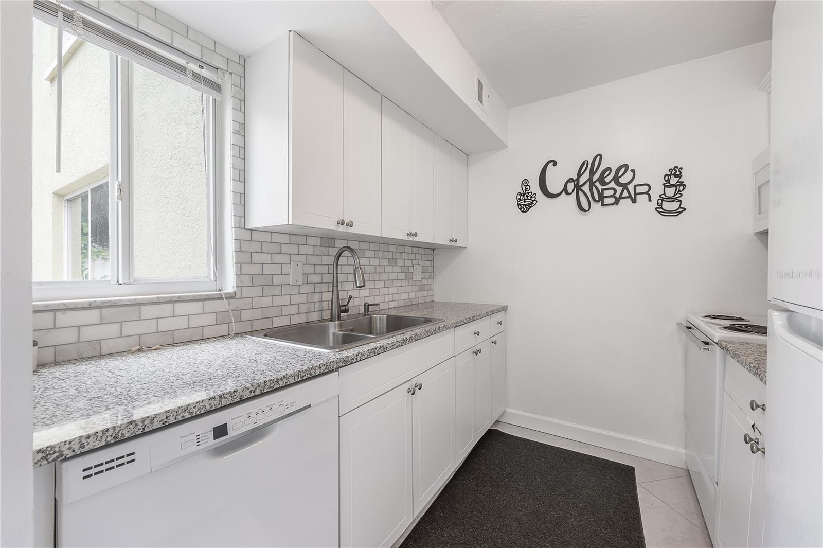 PALMA CEIA GARDENS CONDO - Residential