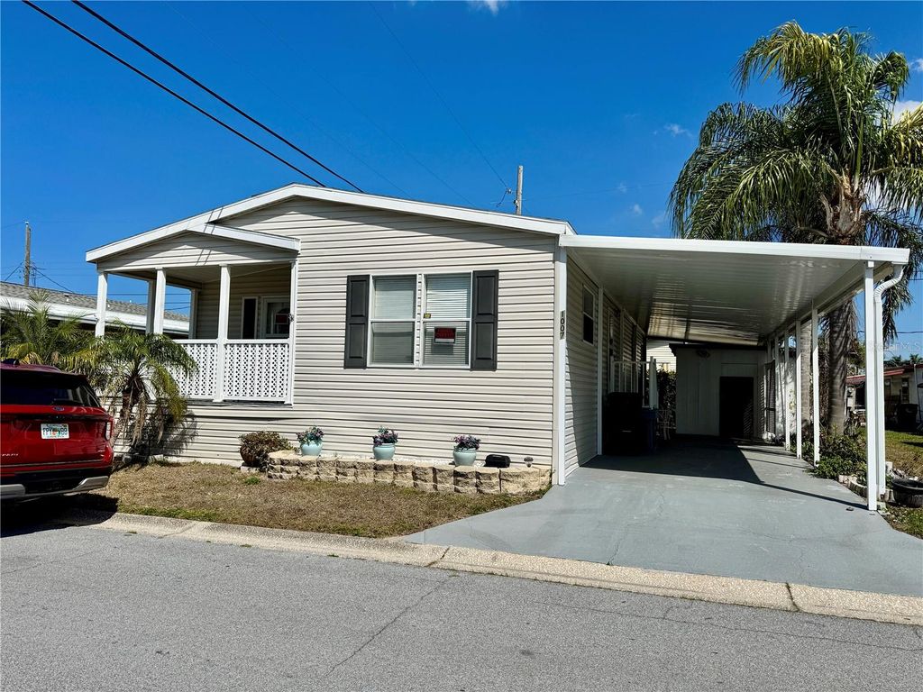 Photo of 1007 50th Avenue W, Bradenton, FL 34207 (MLS # A4684742)