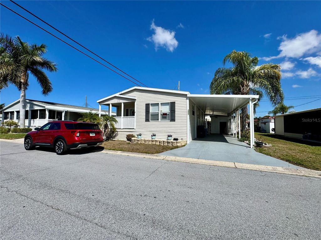 Photo of 1007 50th Avenue W, Bradenton, FL 34207 (MLS # A4684742)