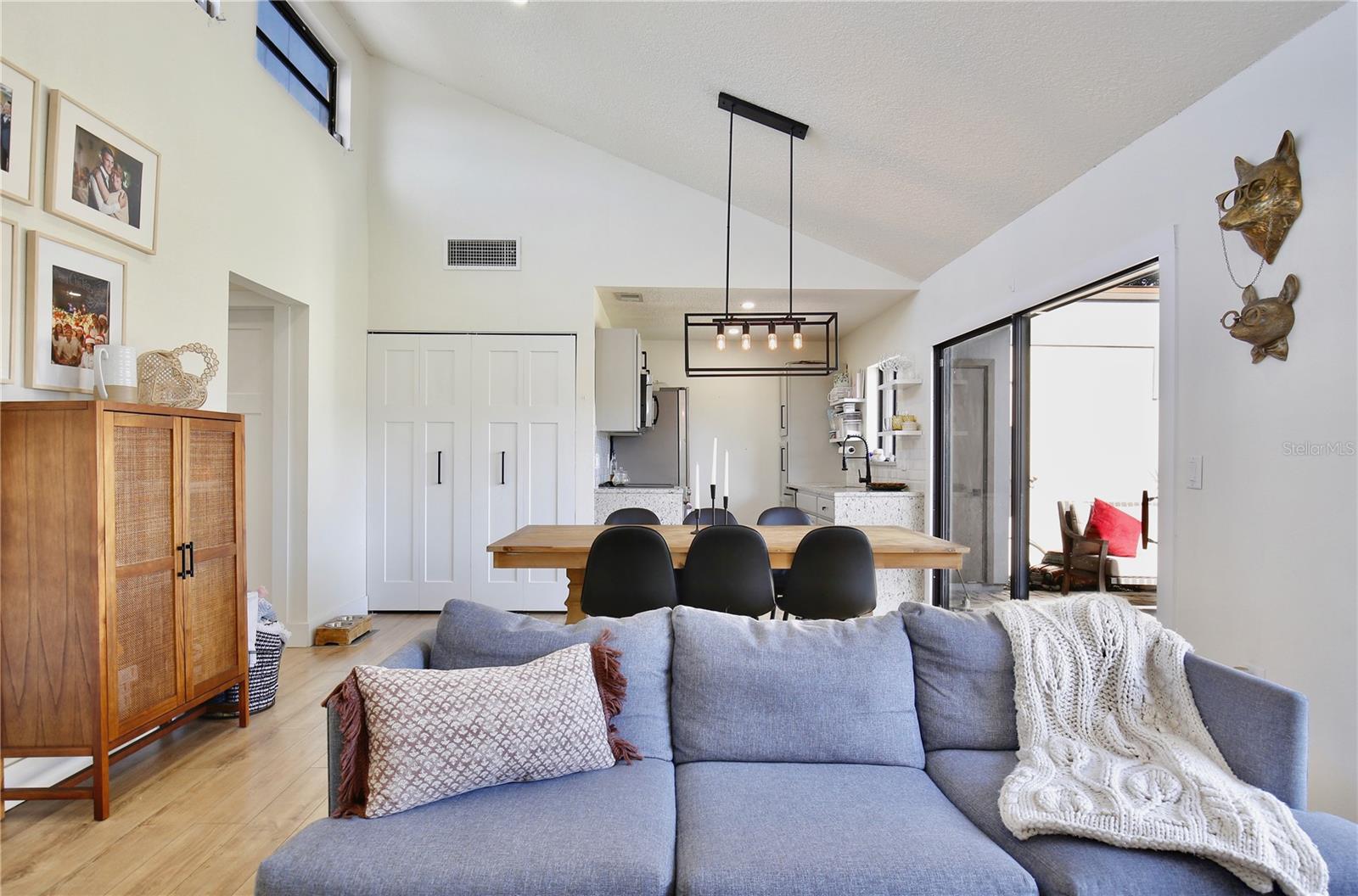 WINDWARD SQUARE SEC 1 - Residential Lease