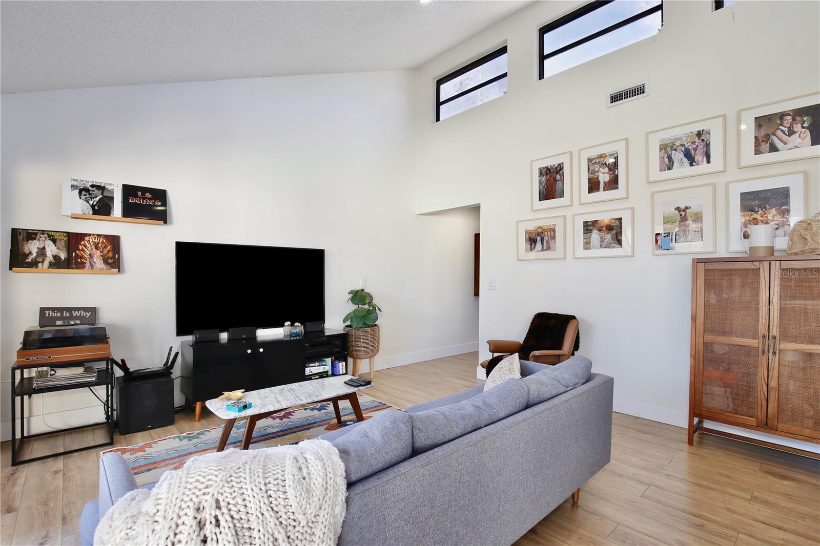 WINDWARD SQUARE SEC 1 - Residential Lease