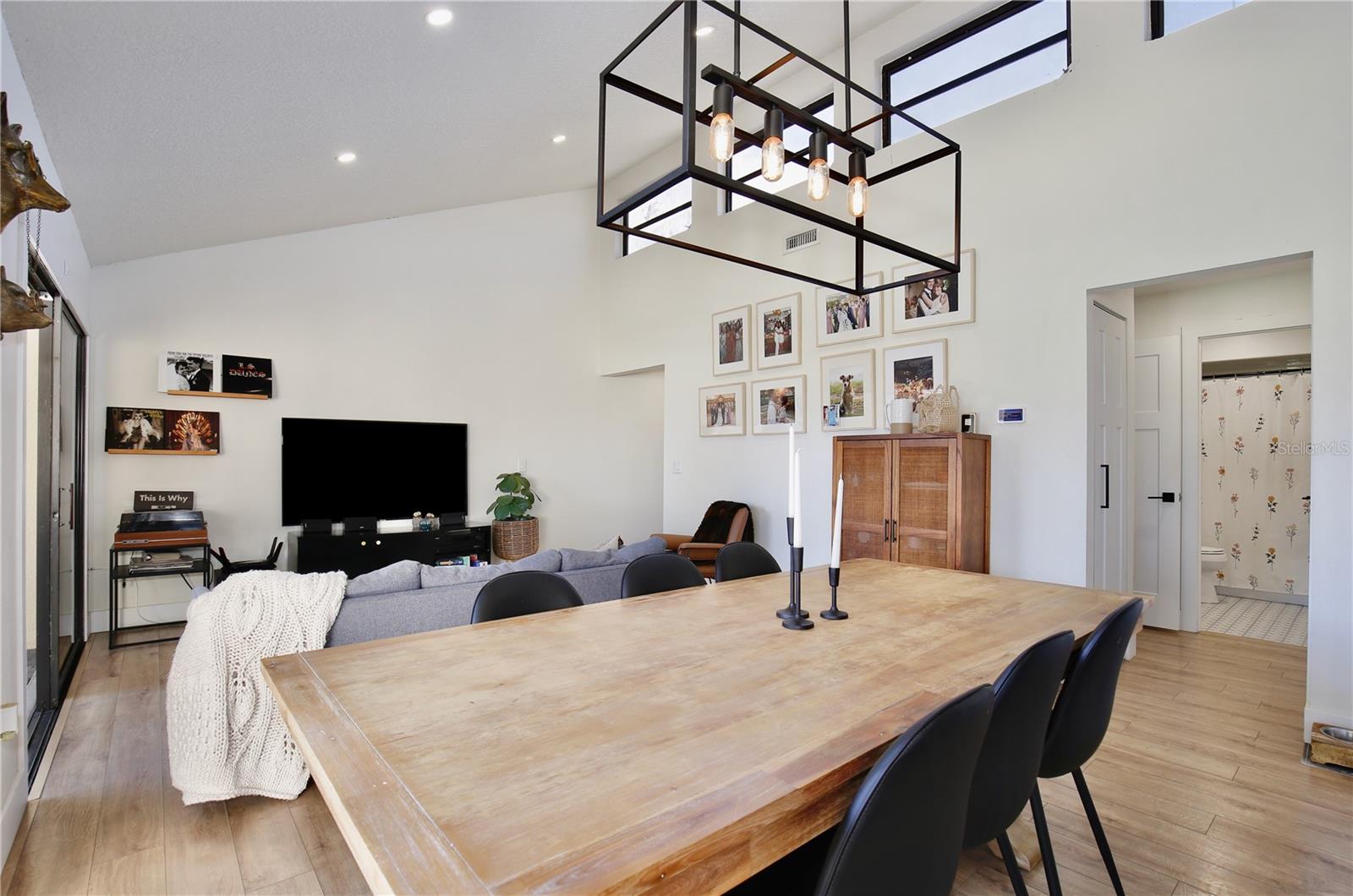 WINDWARD SQUARE SEC 1 - Residential Lease