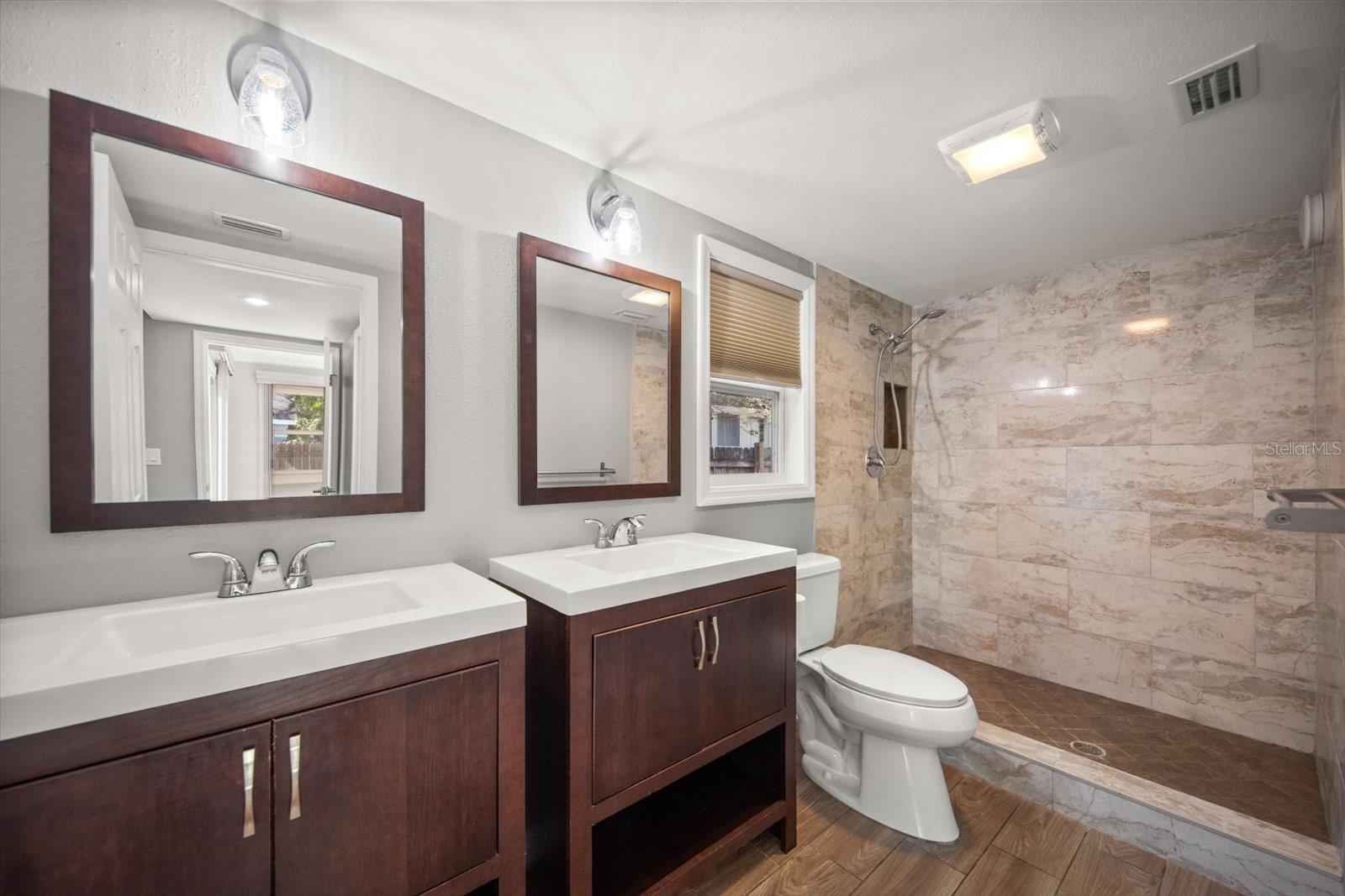 SHADOW LAWN - Residential