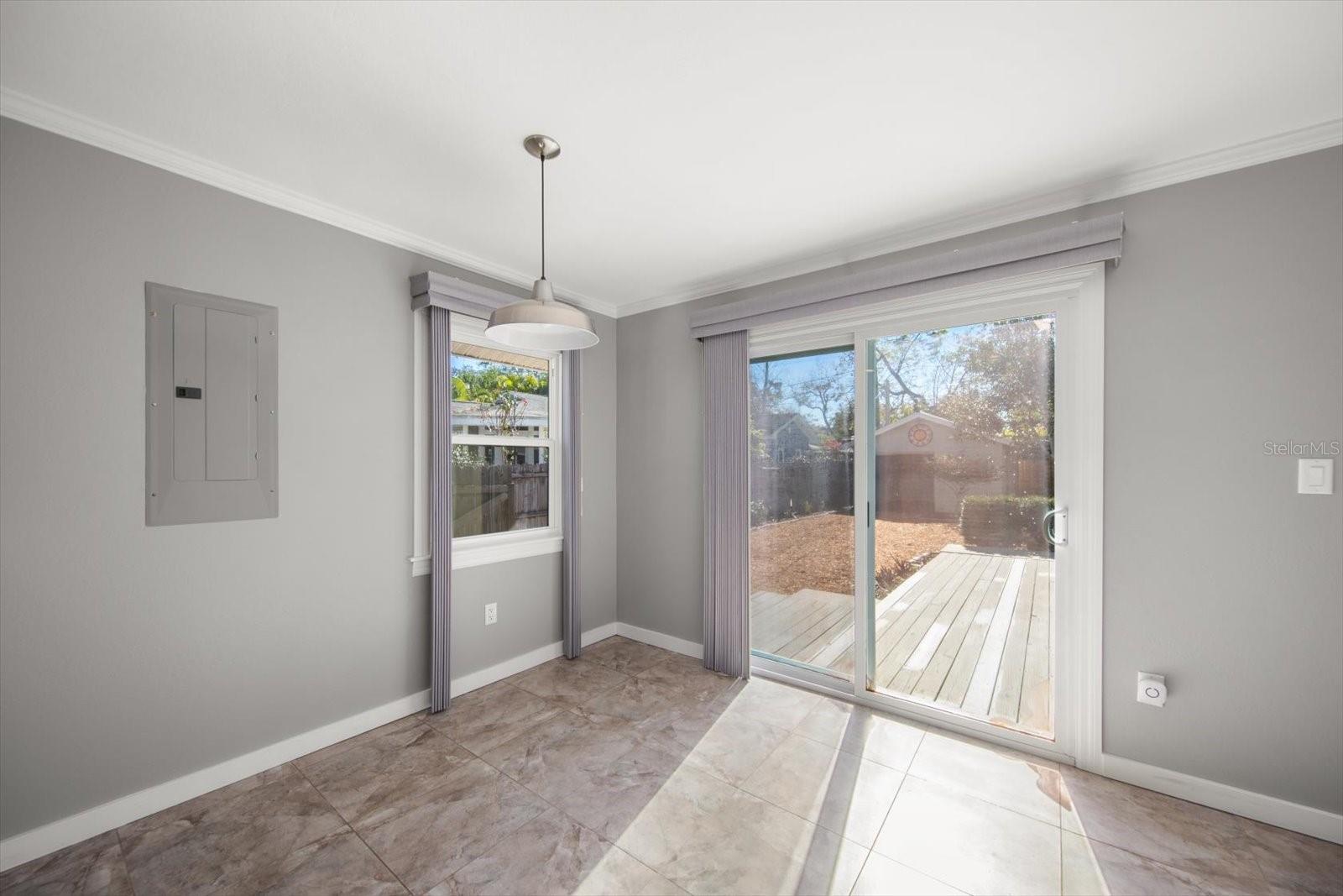 SHADOW LAWN - Residential