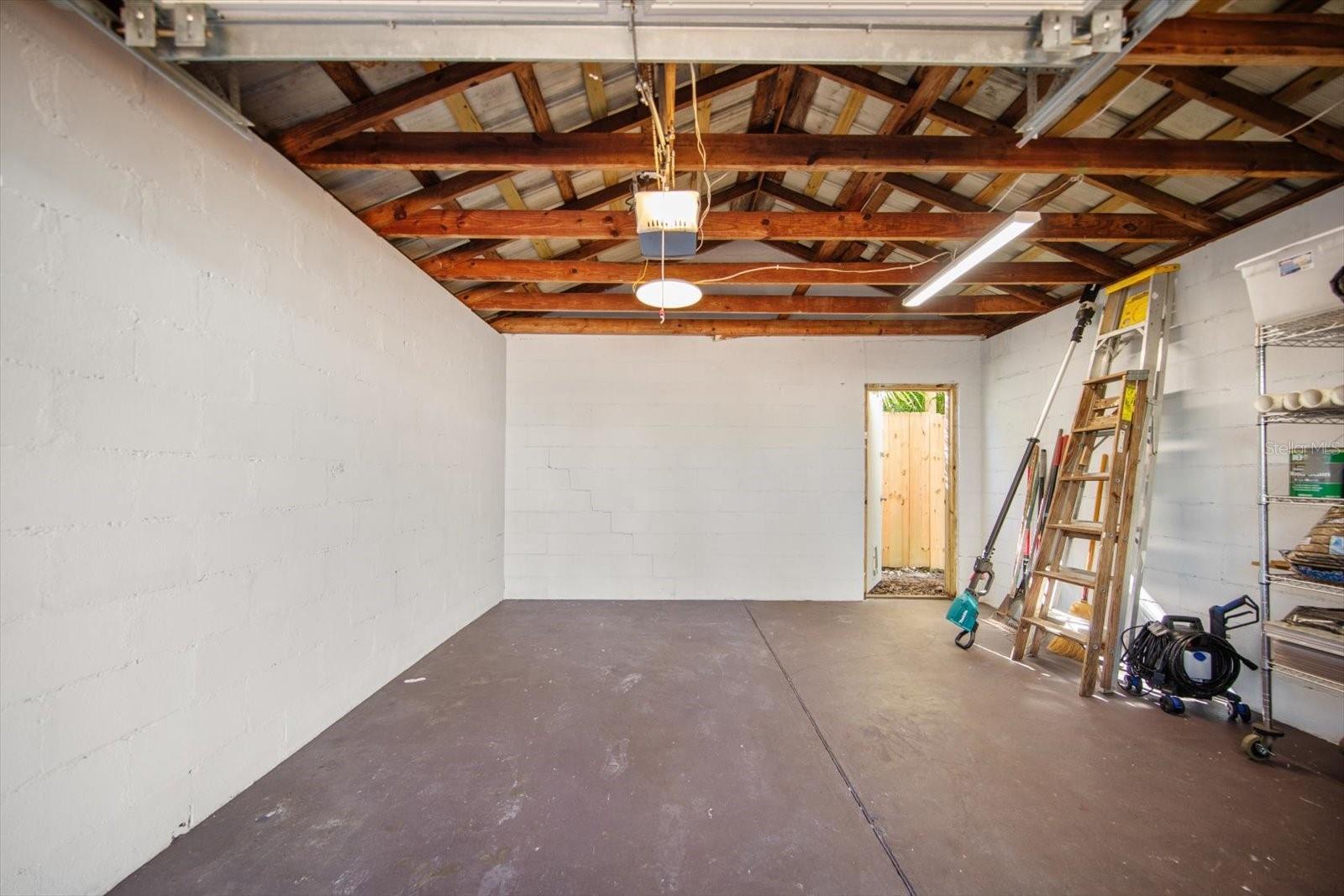 SHADOW LAWN - Residential