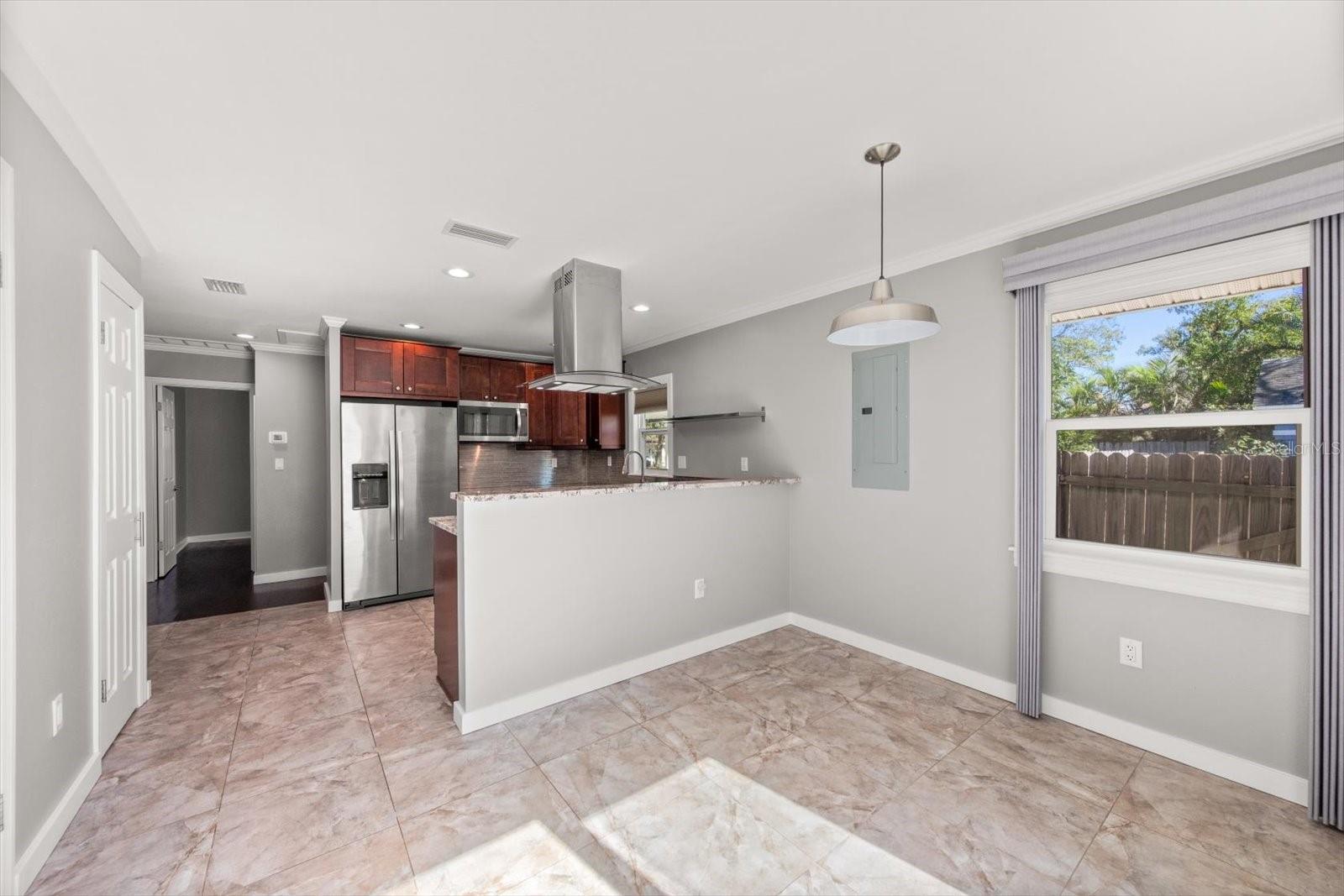 SHADOW LAWN - Residential