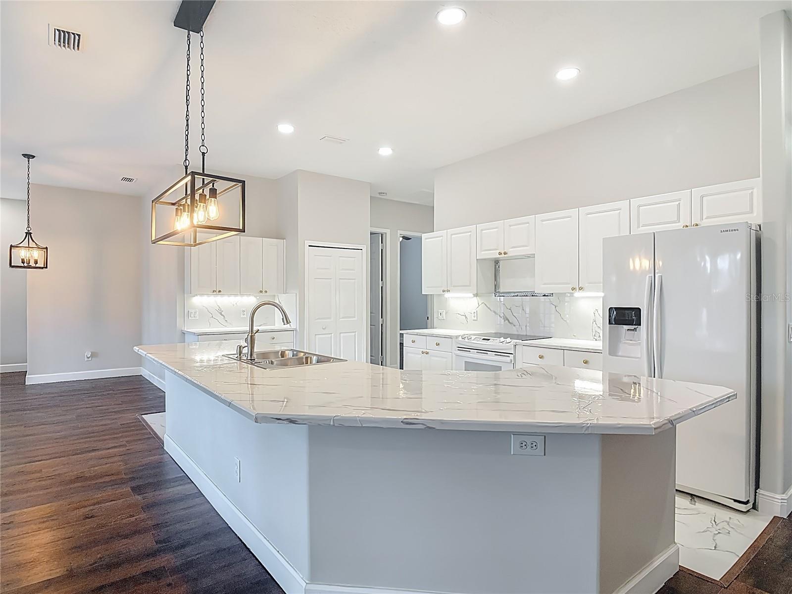 KINGS CROSSING PH 01A - Residential Lease