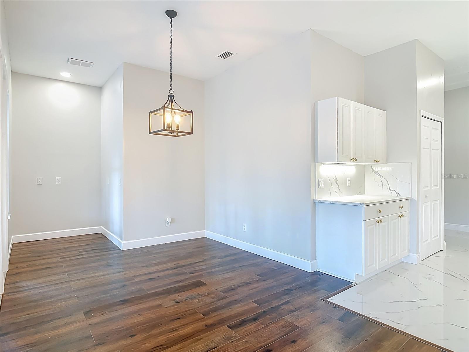 KINGS CROSSING PH 01A - Residential Lease