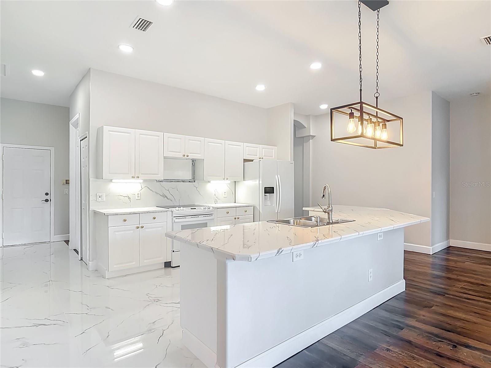 KINGS CROSSING PH 01A - Residential Lease