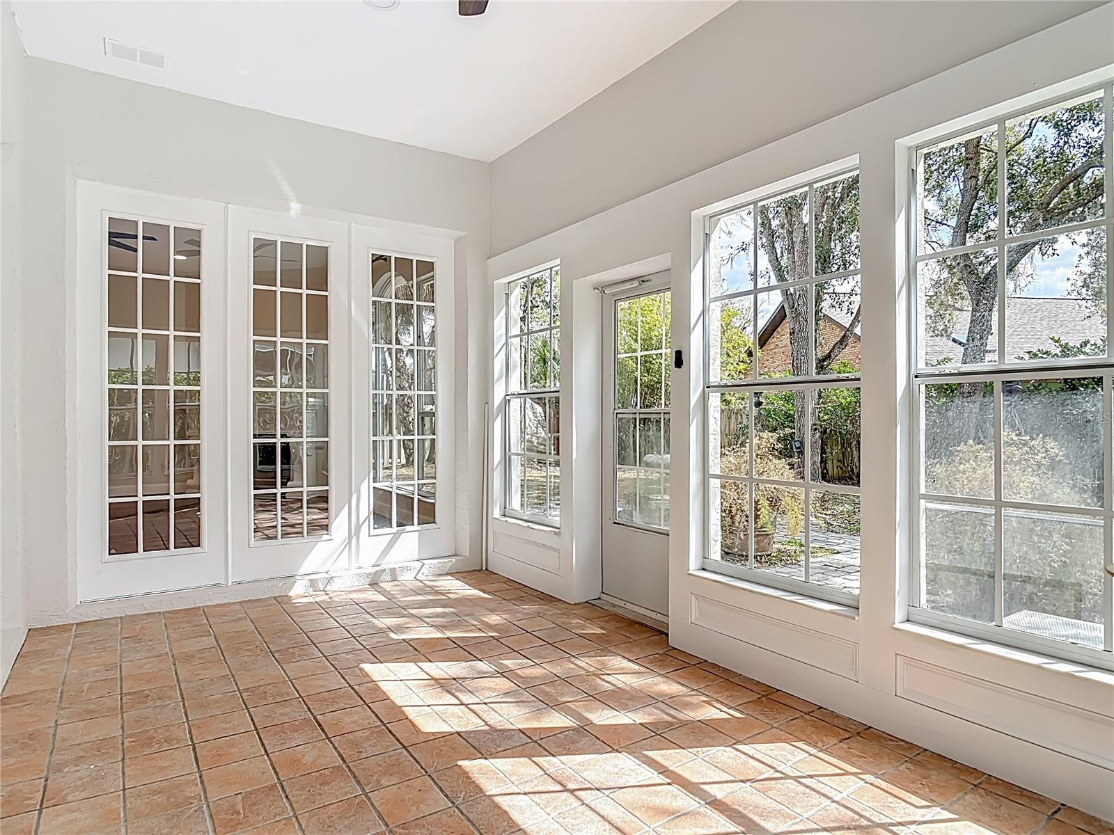 KINGS CROSSING PH 01A - Residential Lease