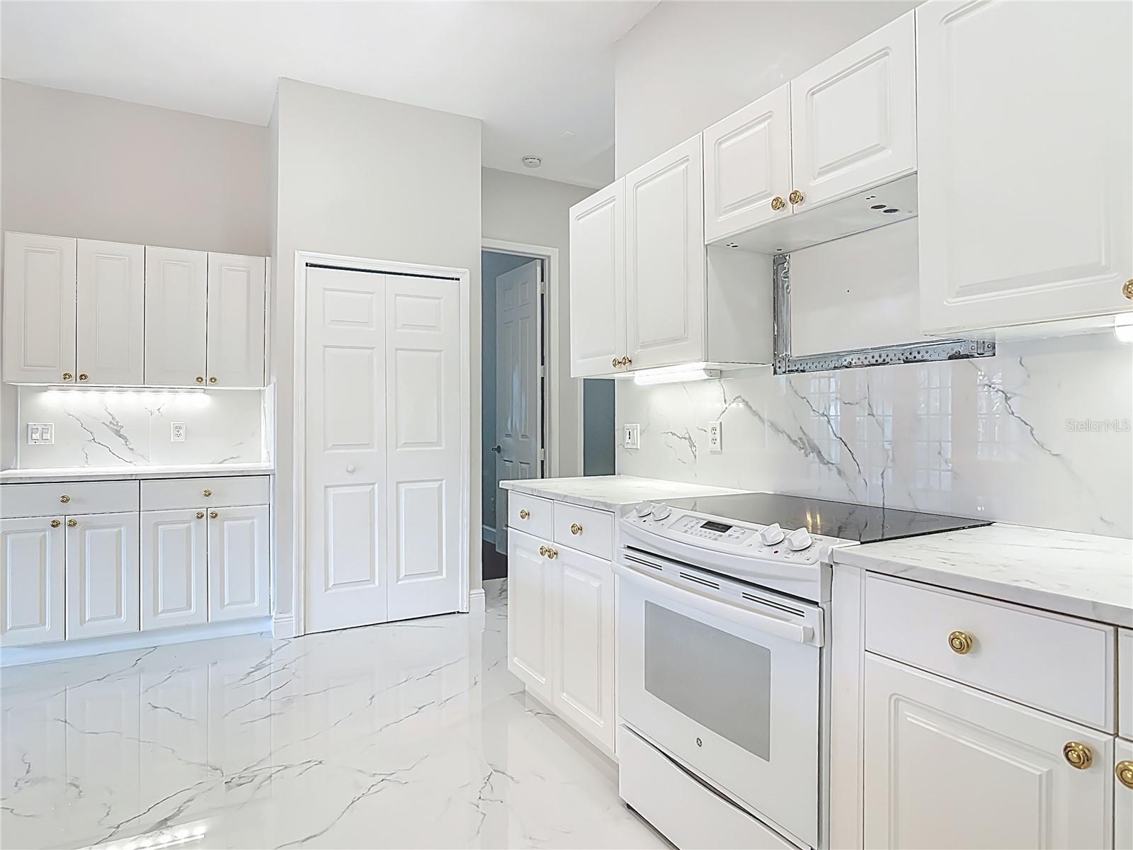 KINGS CROSSING PH 01A - Residential Lease