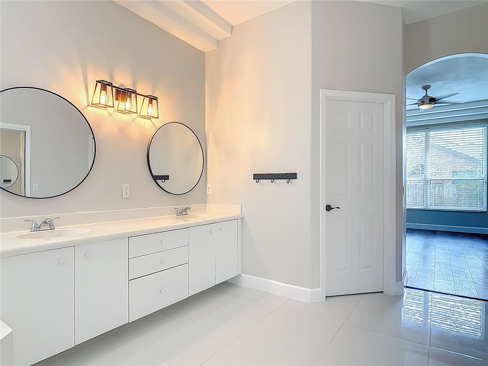 KINGS CROSSING PH 01A - Residential Lease