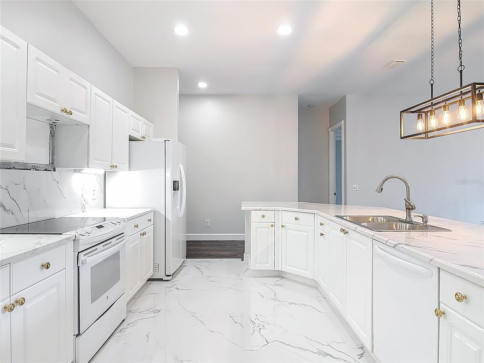 KINGS CROSSING PH 01A - Residential Lease