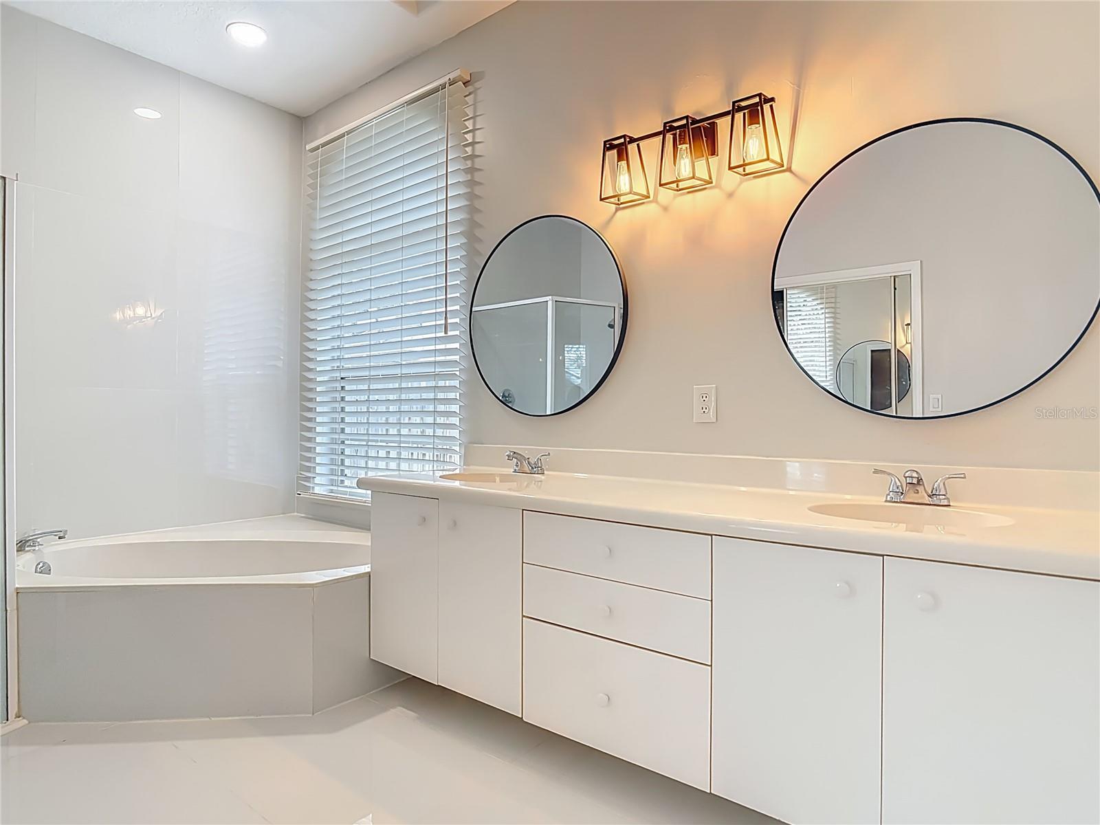 KINGS CROSSING PH 01A - Residential Lease