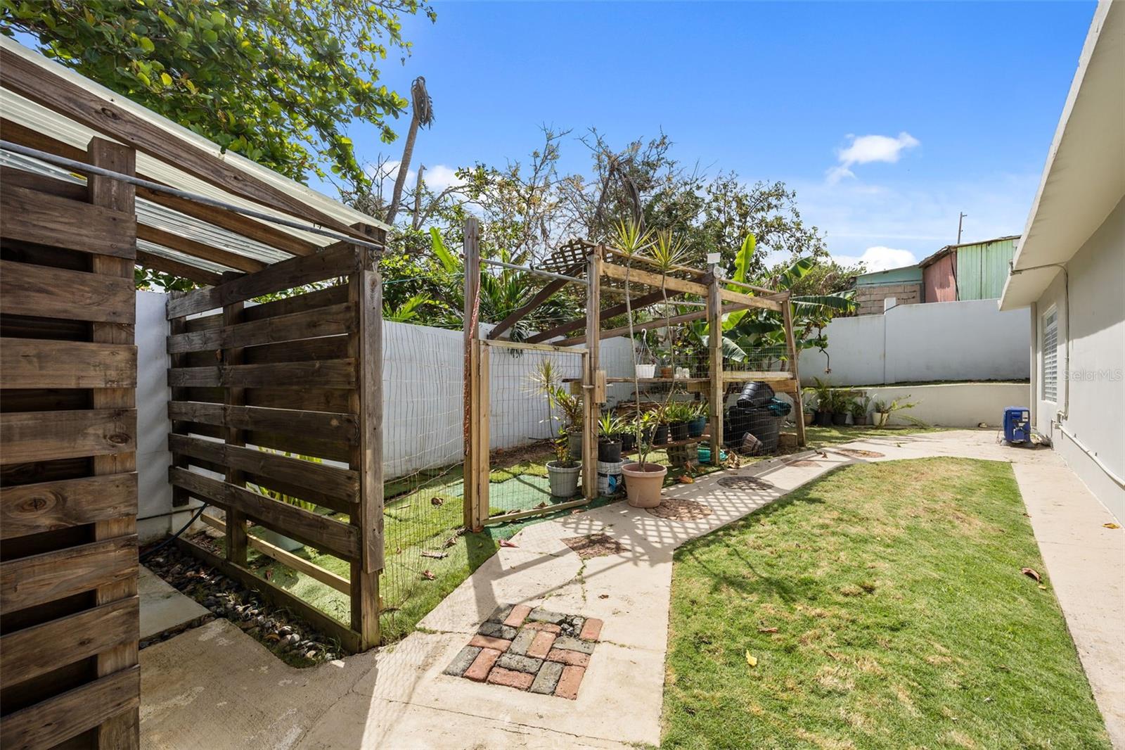 MAMEYAL - Residential