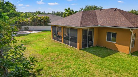 A home in PALMETTO