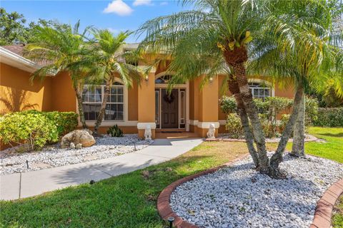 A home in PALMETTO