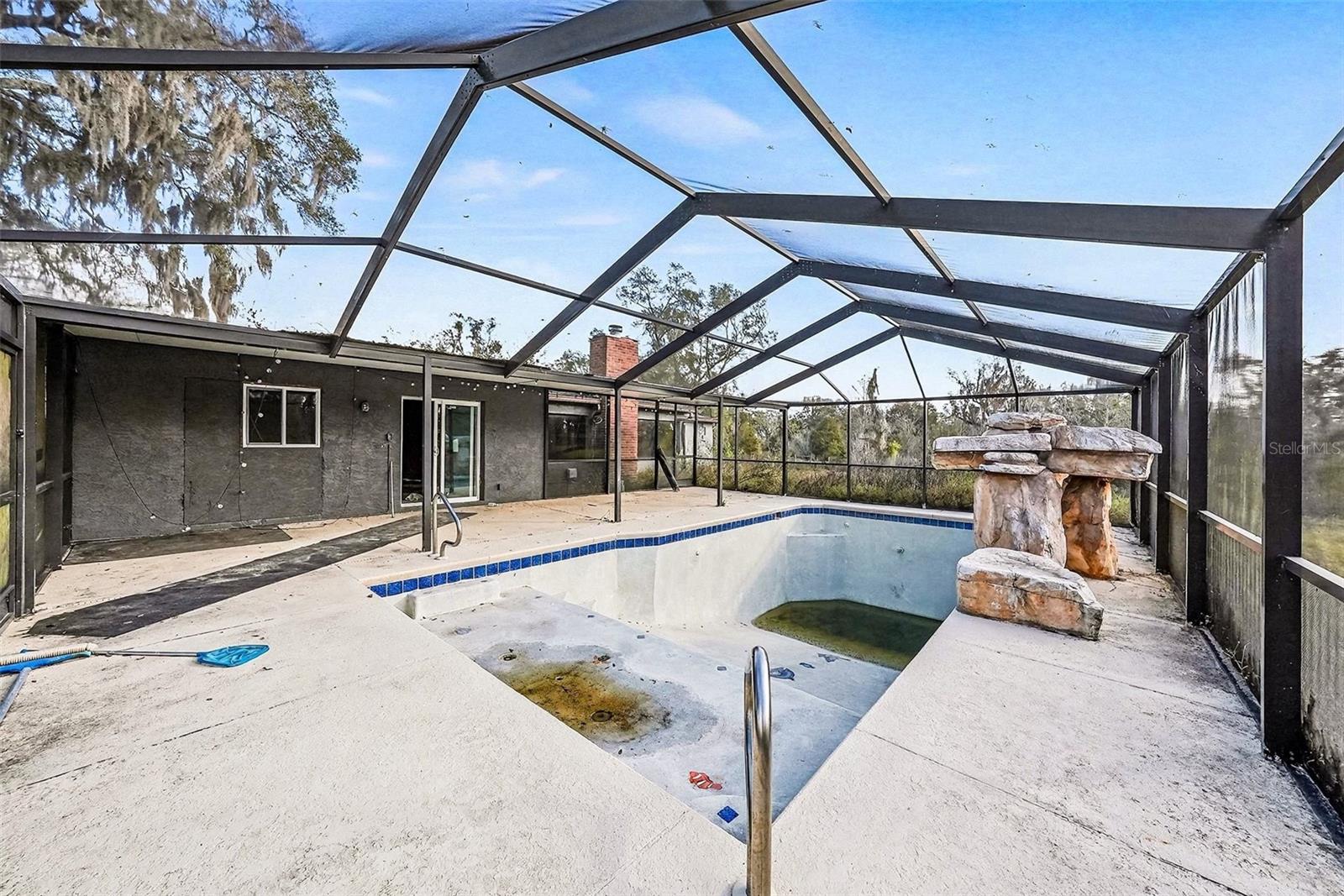 W1/2 OF W1/2 OF NE1/4 OF NE1/4 OR 425 PG 435 - Residential