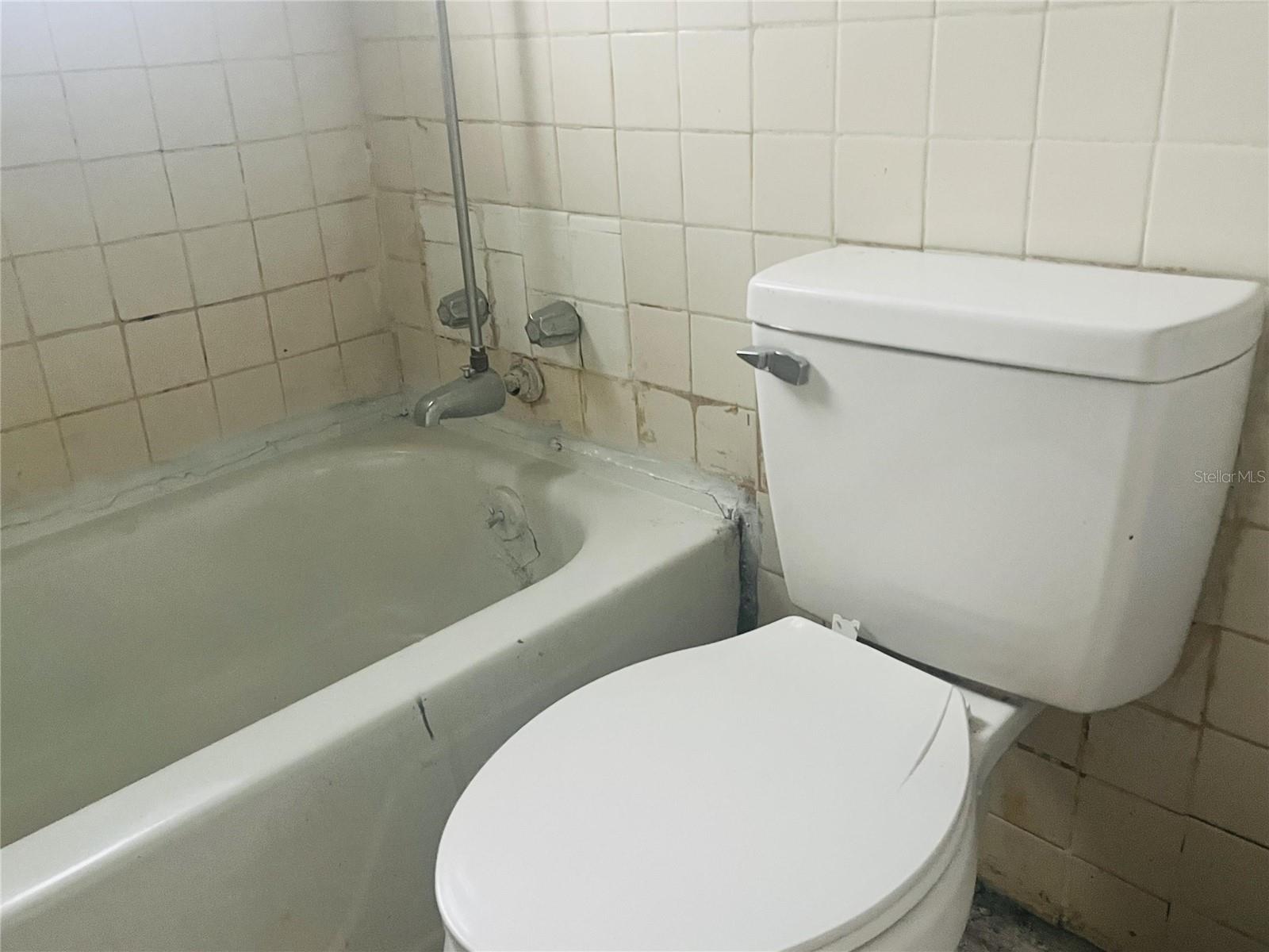 LINCOLN PLACE - Residential Lease