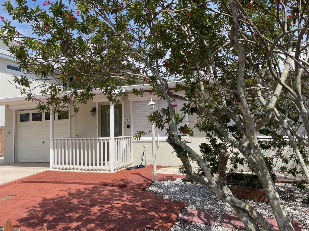 Photo of 617 W Olympia Avenue, Punta Gorda, FL 33950 (MLS # C7511077)