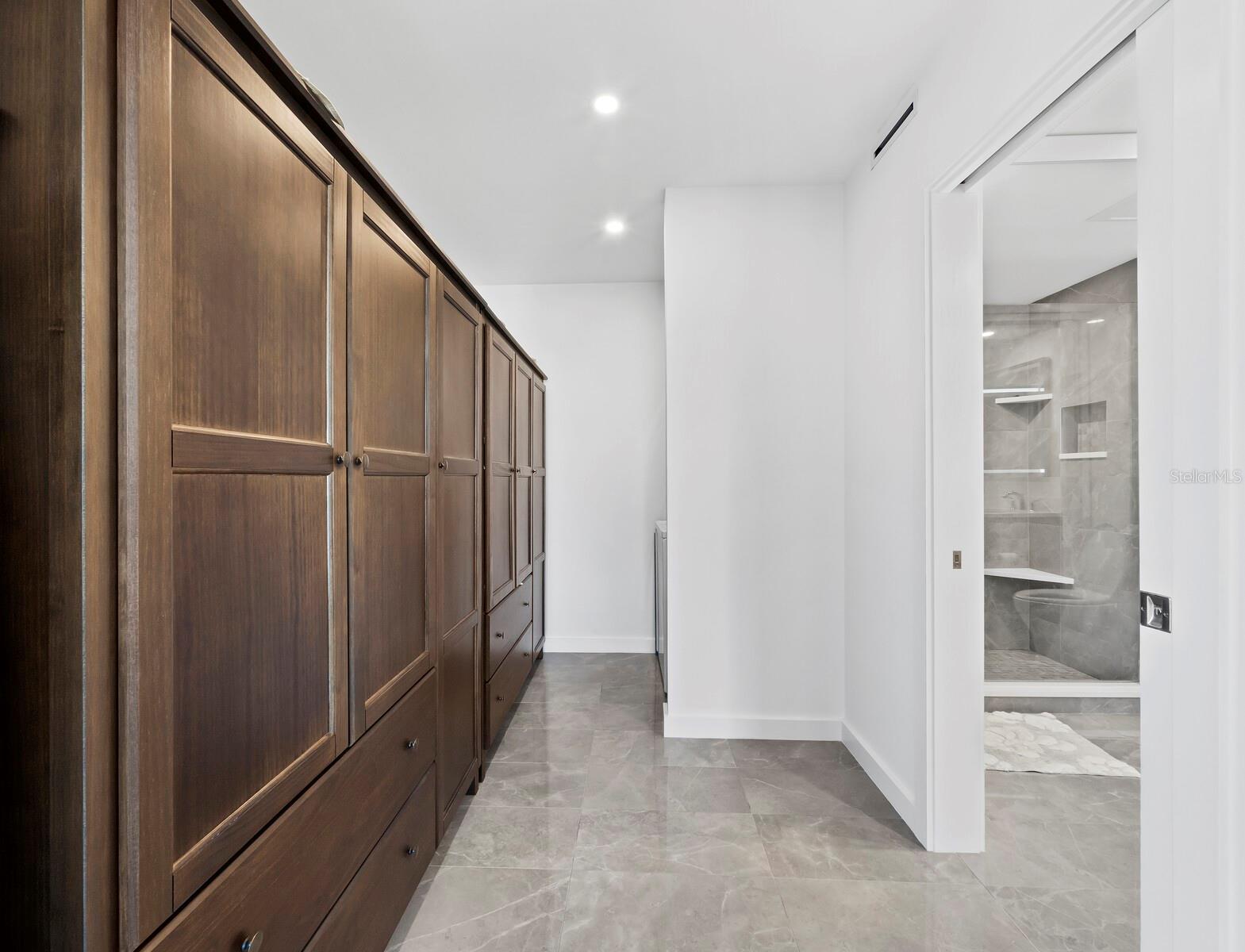 ISLANDS WEST - Residential