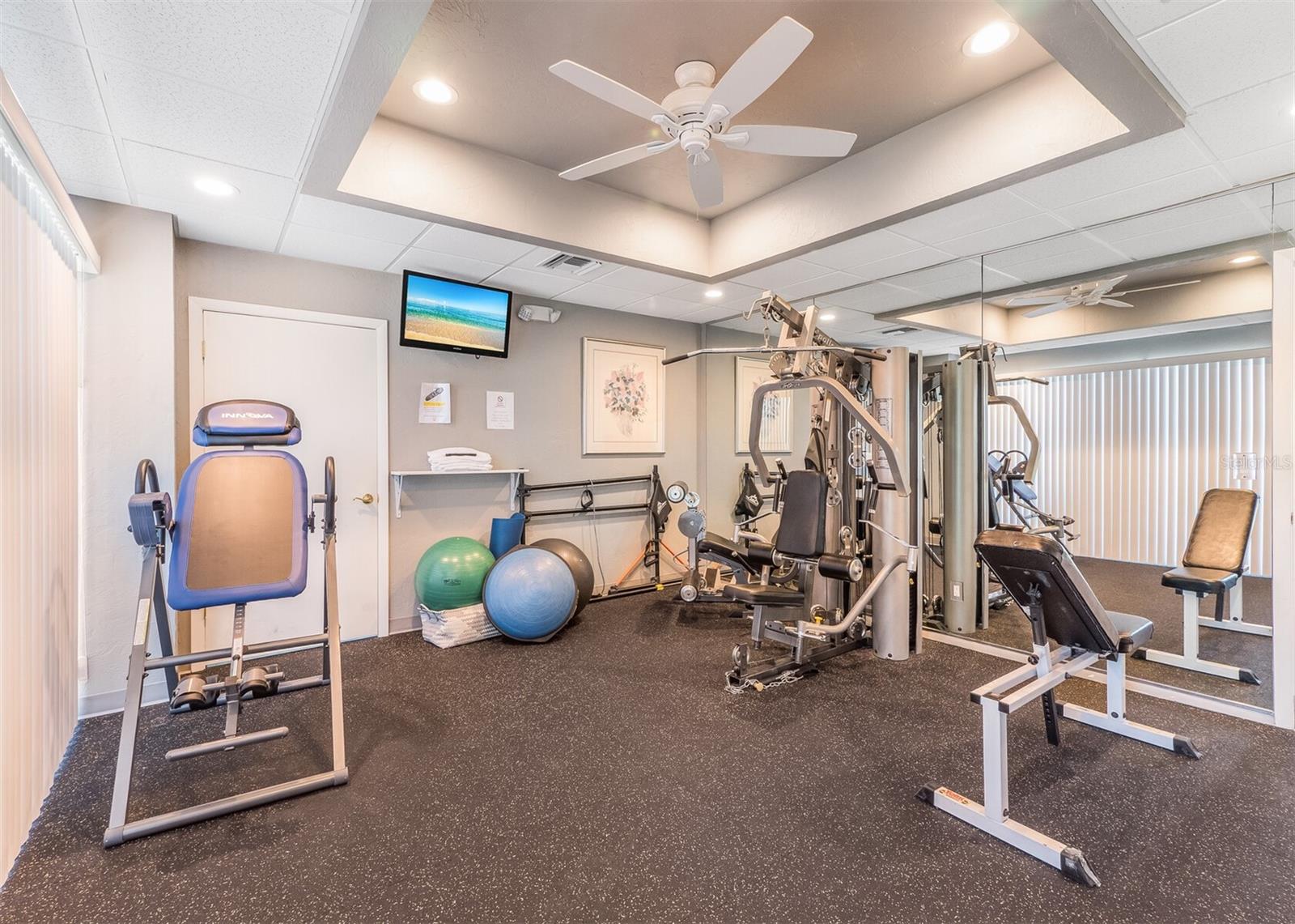 ISLANDS WEST - Residential