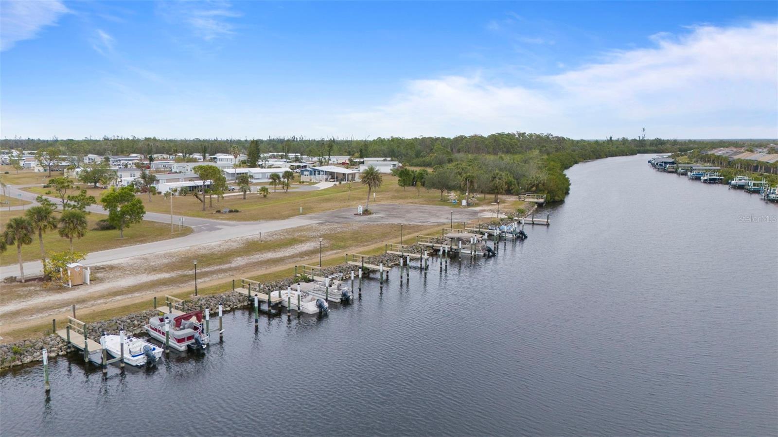 VILLAGE HOLIDAY LAKE - Residential