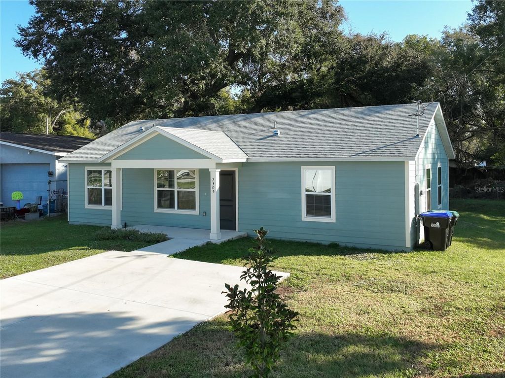 Photo of 2305 S Westmoreland Drive, Orlando, FL 32805 (MLS # O6370147)