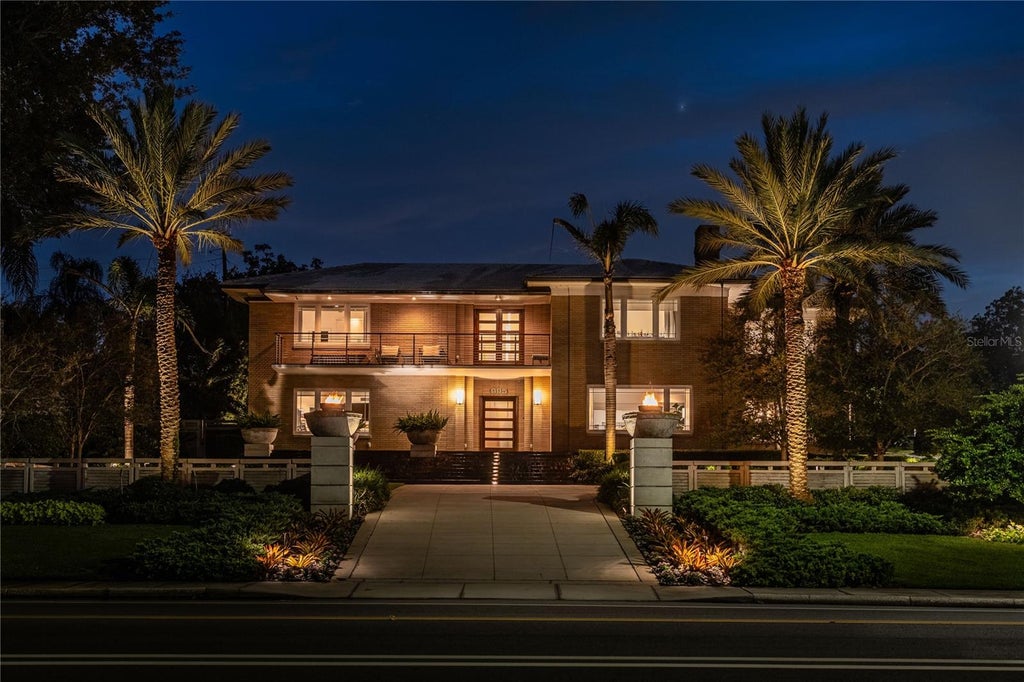 Photo of 995 Lake Hollingsworth Drive, Lakeland, FL 33803 (MLS # L4964909)