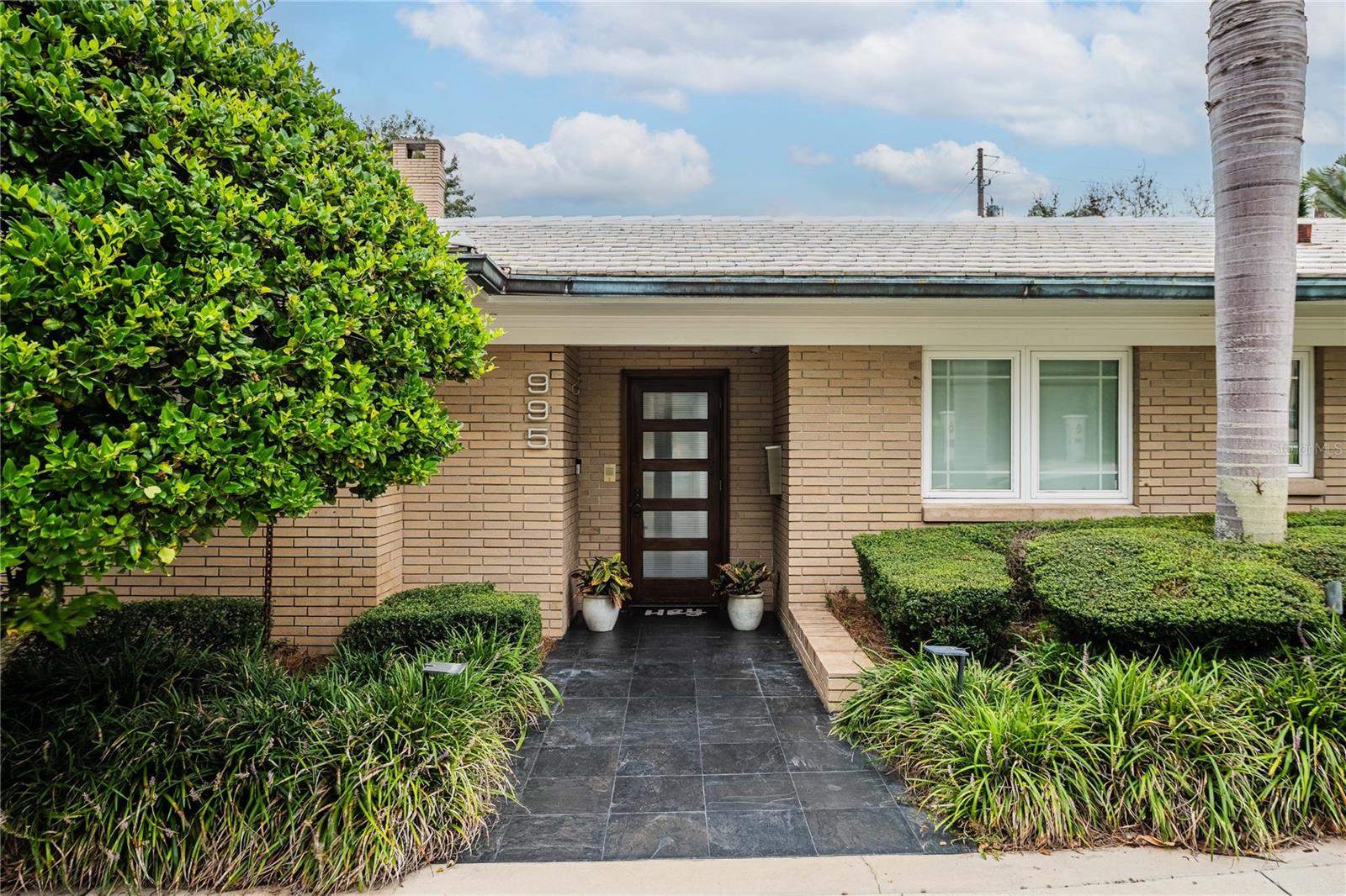 995 LAKE HOLLINGSWORTH DRIVE